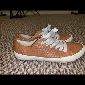 Weave material low top sneakers